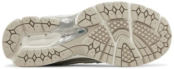 New Balance 1906R 'Silver Metallic Cream